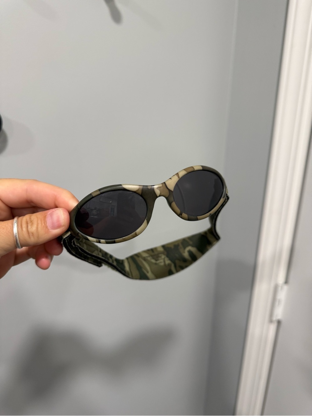 Kidz bandz sunglasses with strap